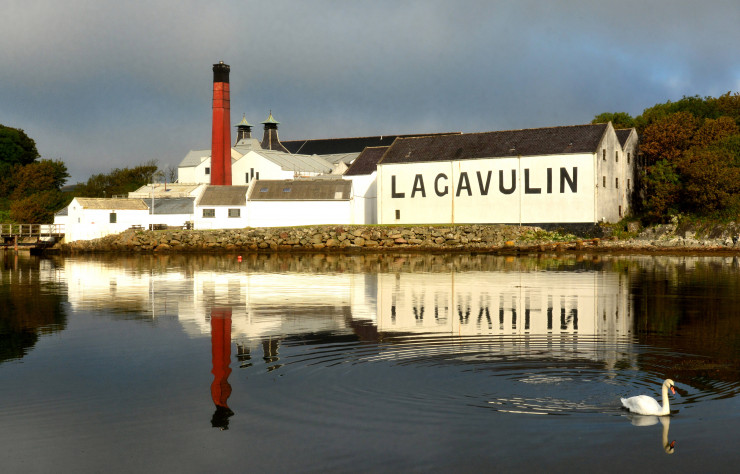 La distillerie Lacavulin, une des onze de l’île d’Islay.