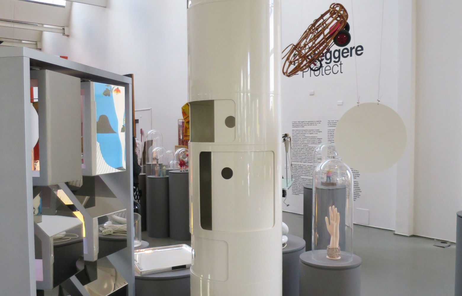 Hommes et femmes, tout le monde adore le rangement Componibili de l’architecte et designer milanaise Anna Castelli...