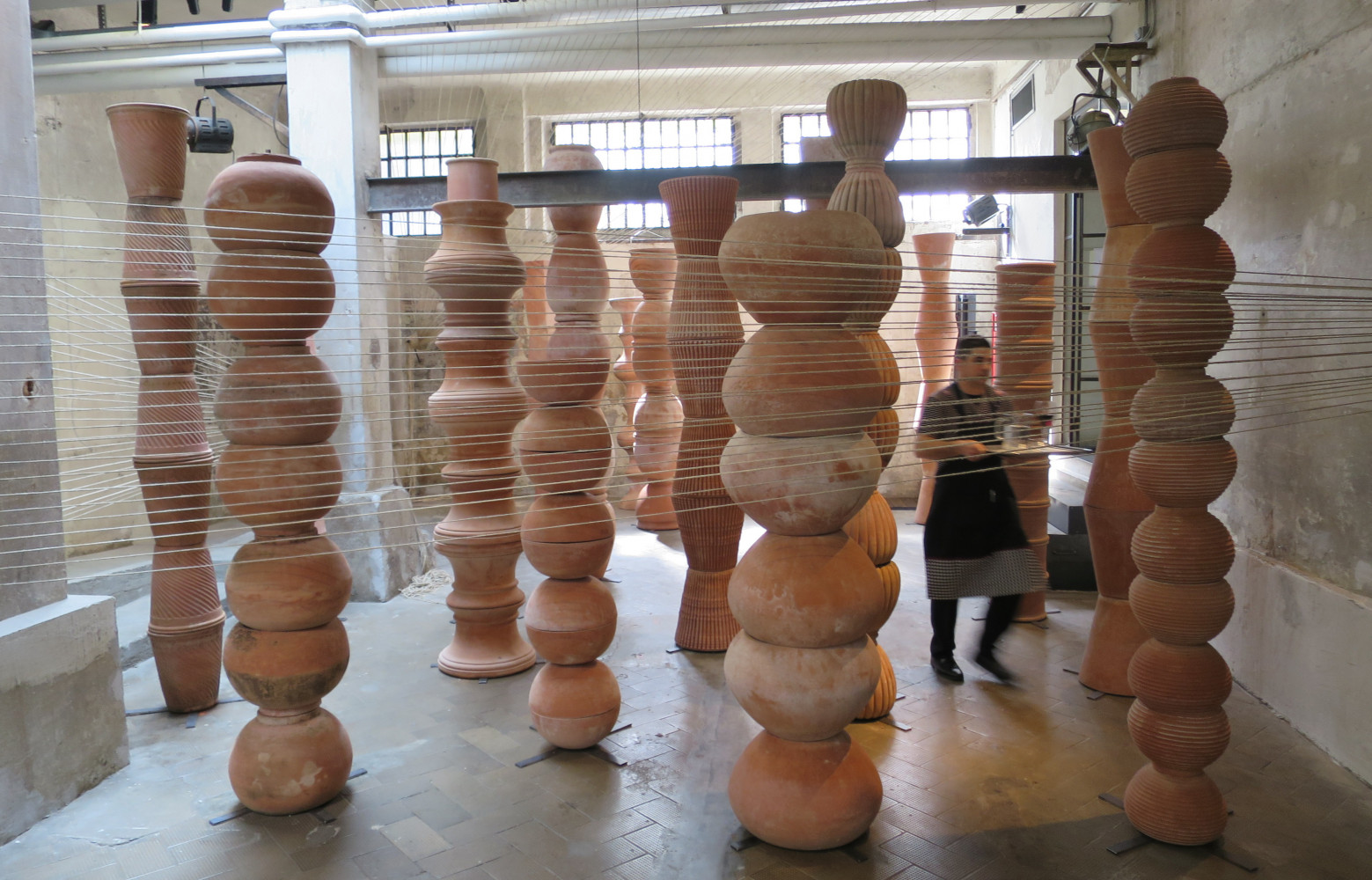 Avec ces totems à la Brancusi signés Eligo, le but du studio de design et du couple...