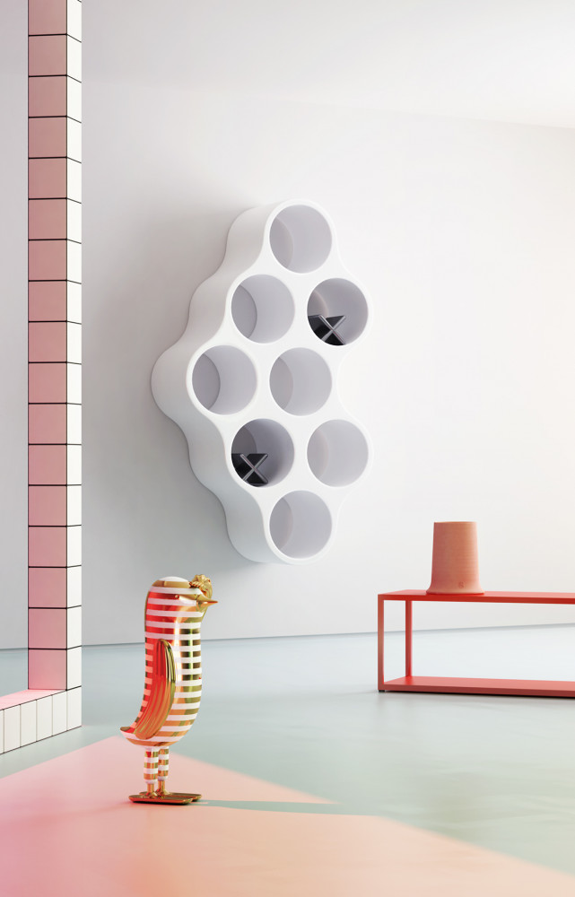 Sculpture décorative Hope Bird de Jaime Hayón, en céramique dorée. Bosa, 850 €. Bibliothèque modulable Cloud de...