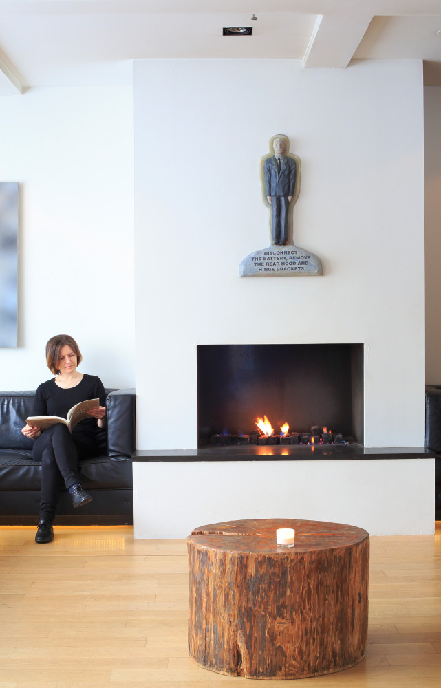 Lumineux et spacieux, le bar-lounge-bibliothèque du 101 Hotel reflète l’esprit urbain chic de ce membre des Design...