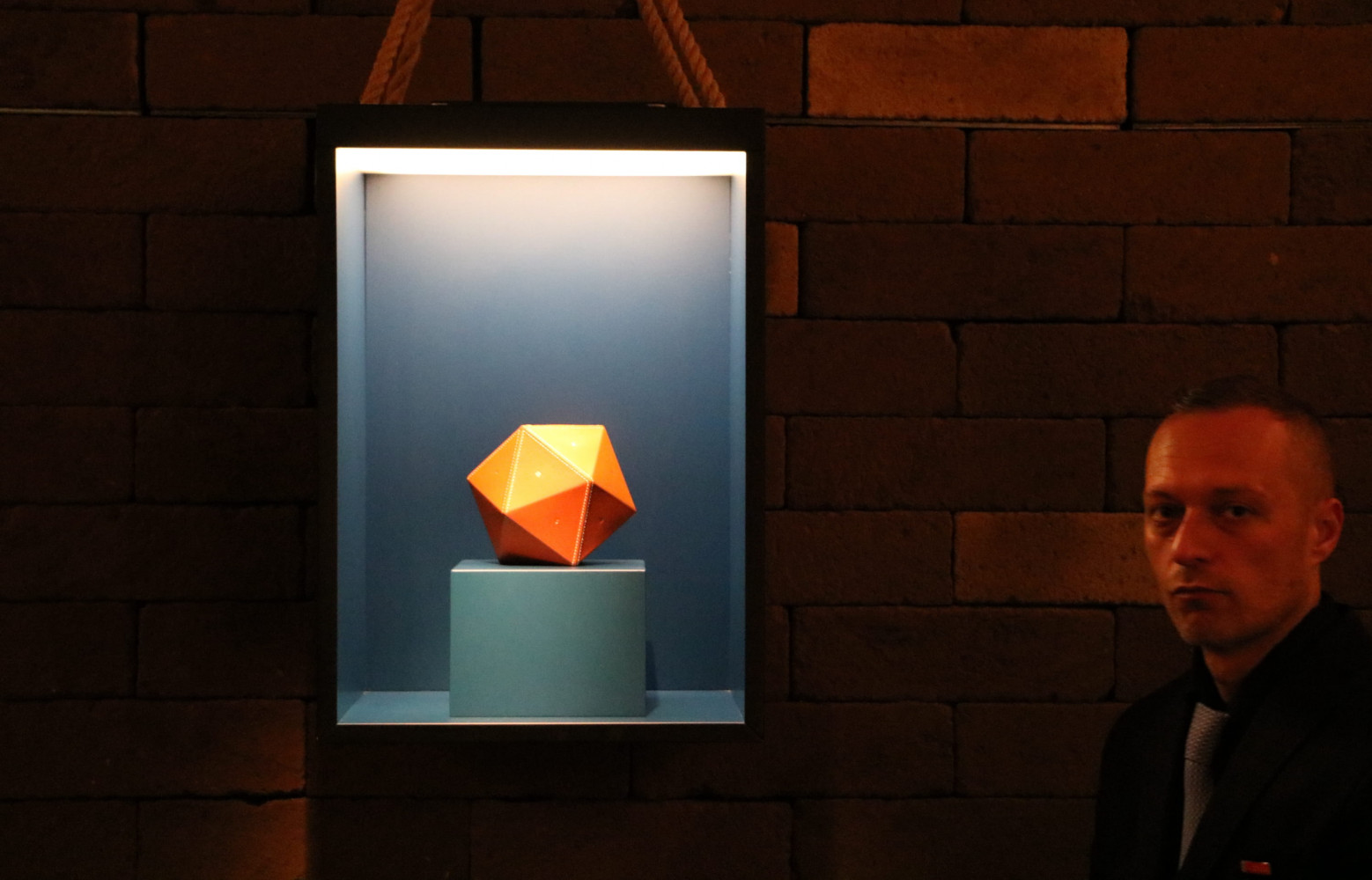 Icosaèdre en cuir de la collection « Equilibre d'Hermès ».