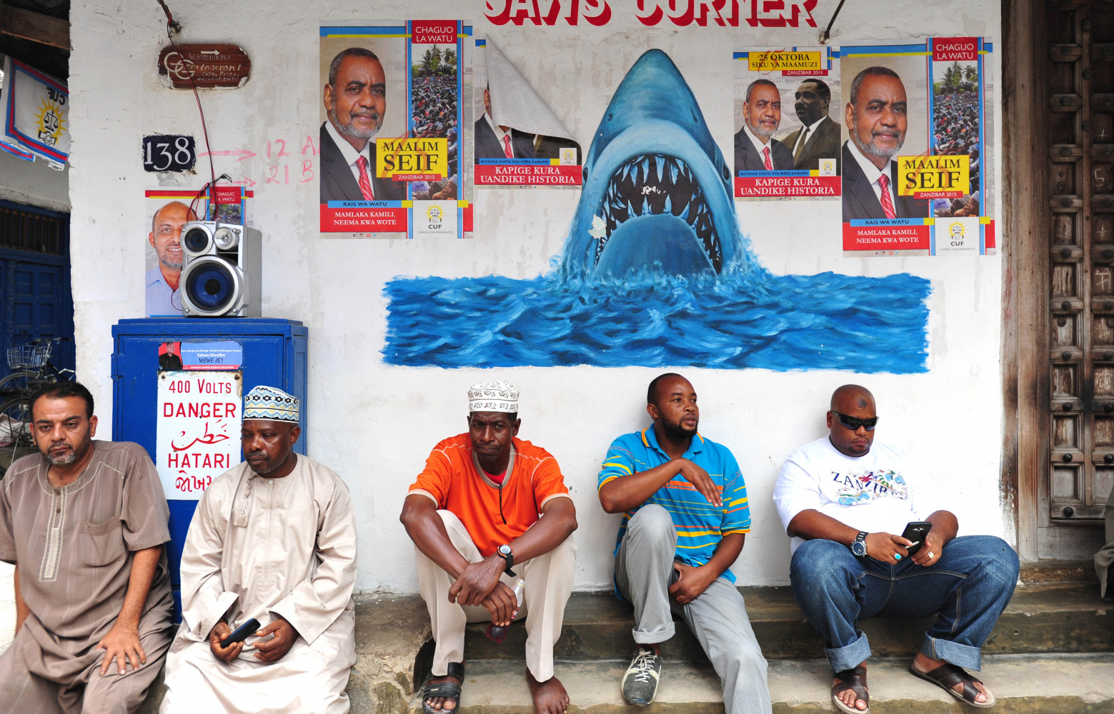 Place de palabres dans la vieille ville de Stone Town.