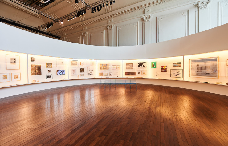 Vue de l’exposition « Cabinet d’Amis : The Accidental Collection of Jan Hoet » à la foire Art Brussels.
