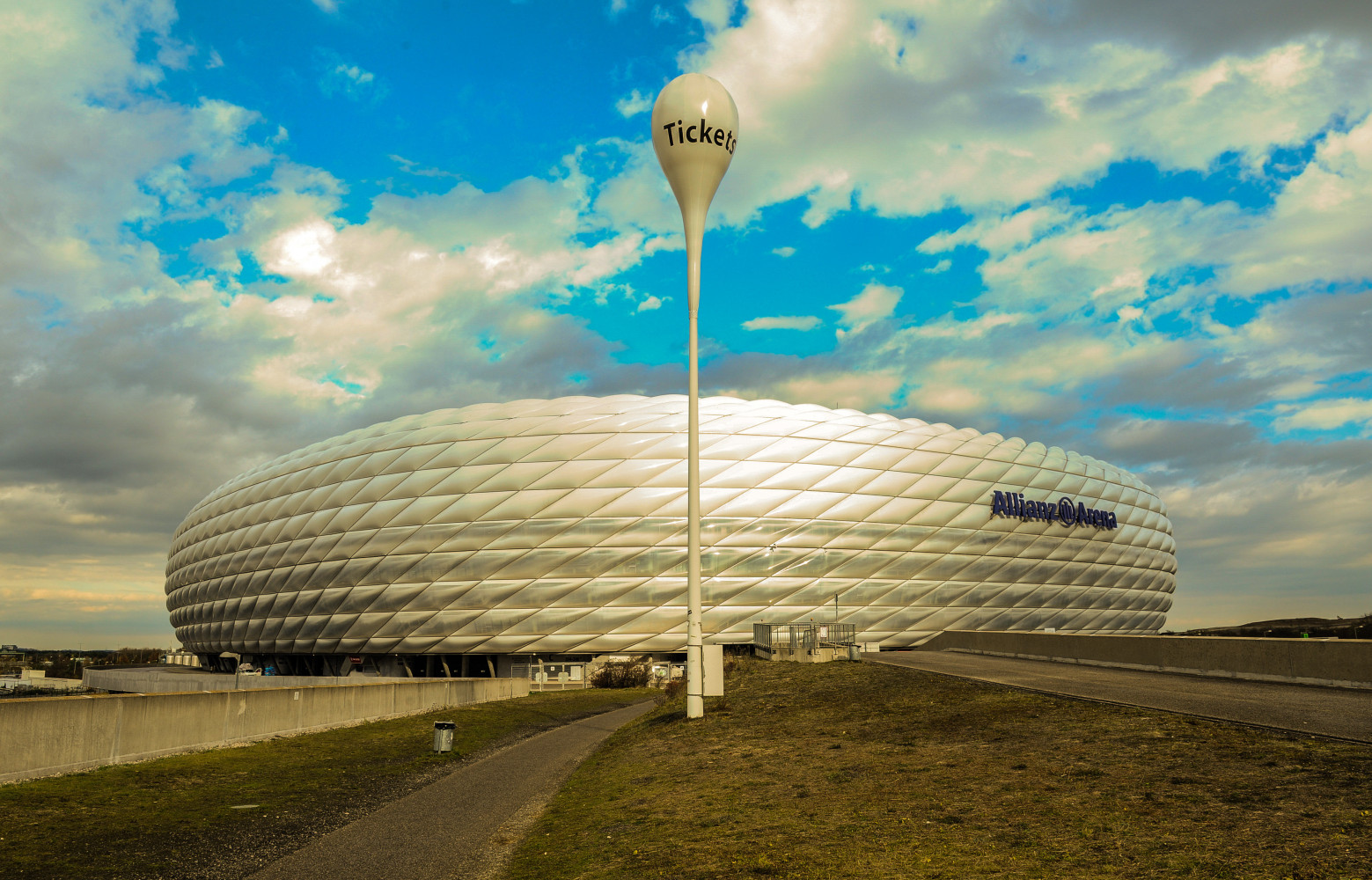L'Allianz Arena, temple du Bayern Munich et icône de l'architecture contemporaine signée Herzog & De Meuron. Les...