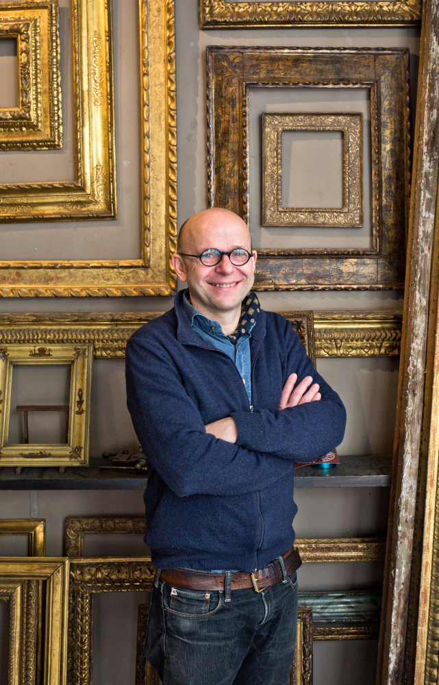Antoine Béchet, encadreur « La haute couture de l’encadrement. Il a un goût exquis. Quand on lui apporte...