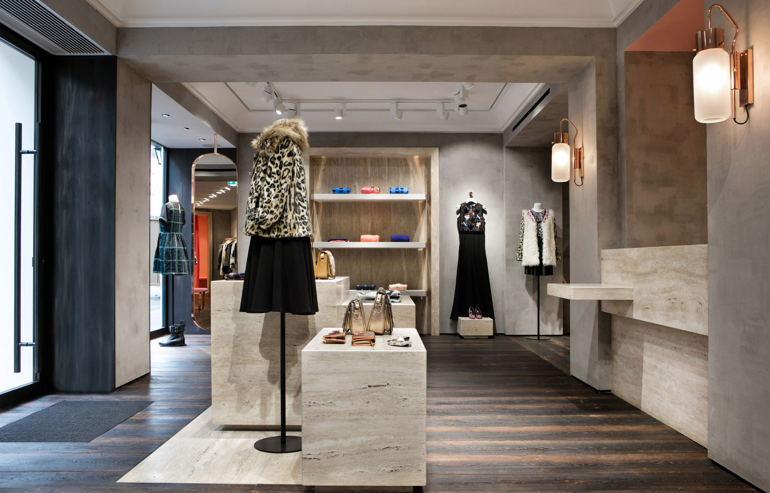 Le nouvel intérieur de la boutique Manoush, rue du Four, à Paris