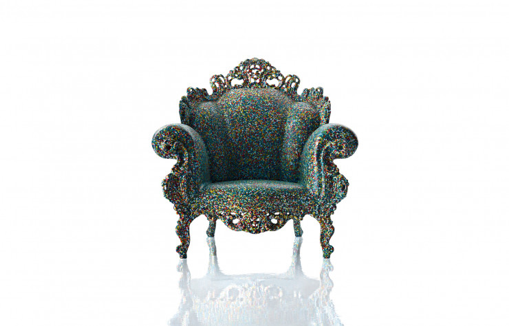 Le fantasme des archidandys du design, c’est le fauteuil « Proust » de l’architecte et designer italien Alessandro Mendini habillé de motifs pointillistes.