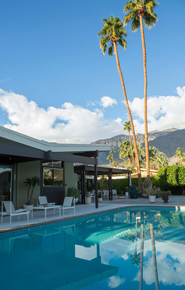 Maison du quartier Vista Las Palmas de Palm Springs dessinée par les architectes Dan Palmer et Bill...