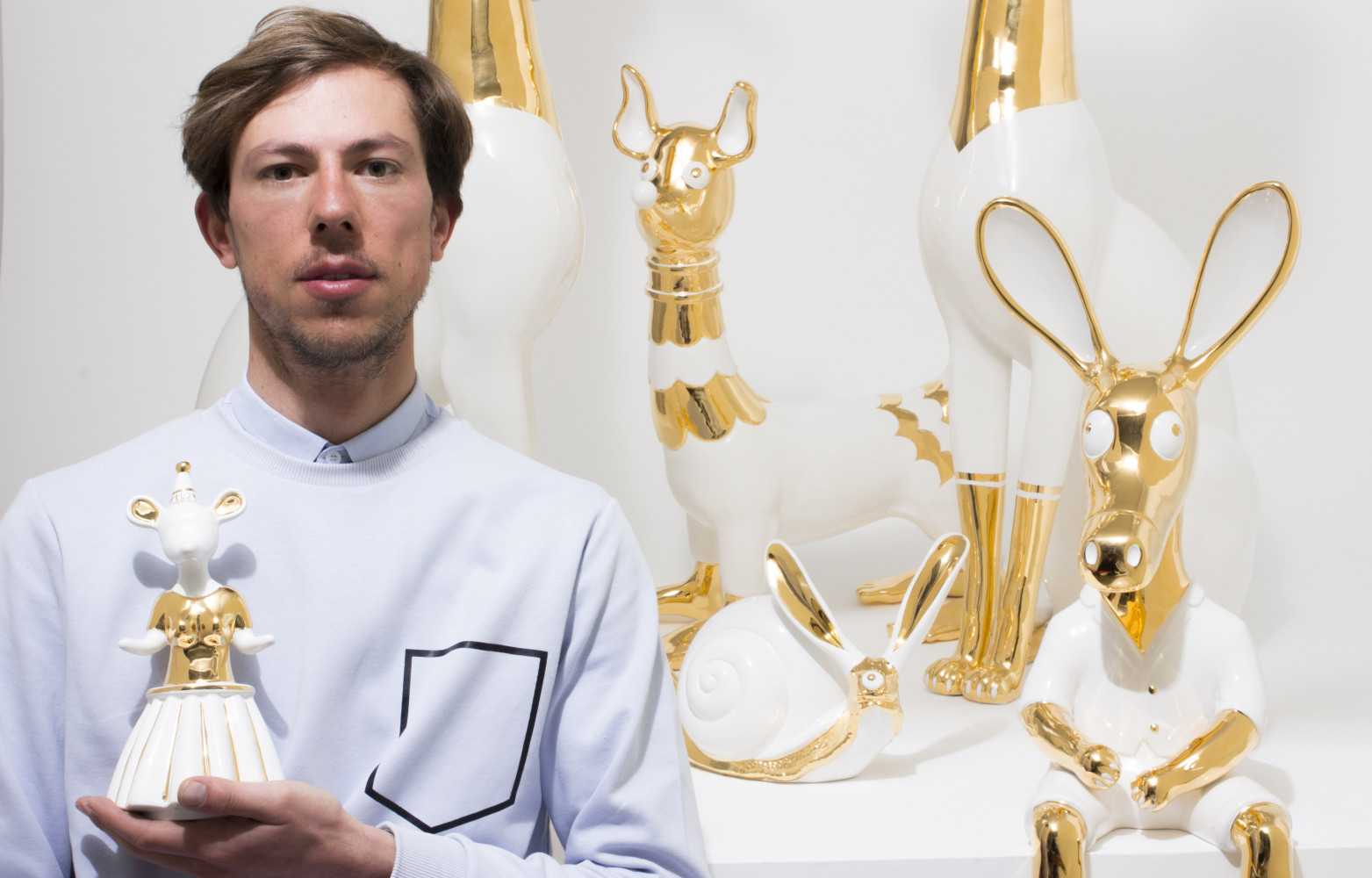 Le designer Matteo Cibic ne tire pas la langue au design. Il en évite simplement la langue...