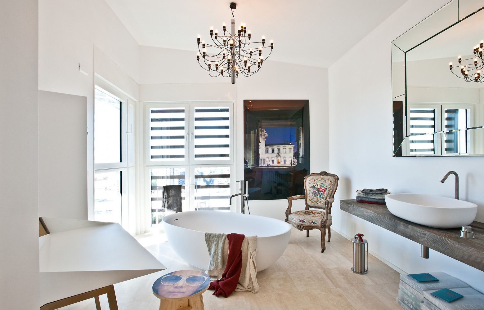 Vasque "Iceland" et vasque de bain "Fisher Island", de Piero Lissoni, et mitigeur "Minimal", de Giulio Gianturco...