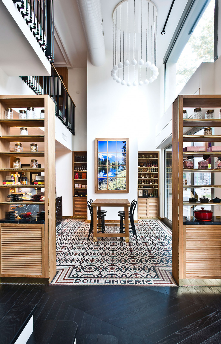 L’art de l’architecte d’intérieur s’exporte à Milan, pour Le Vrai (2015), un espace de restauration qui mêle brasserie et boulangerie.