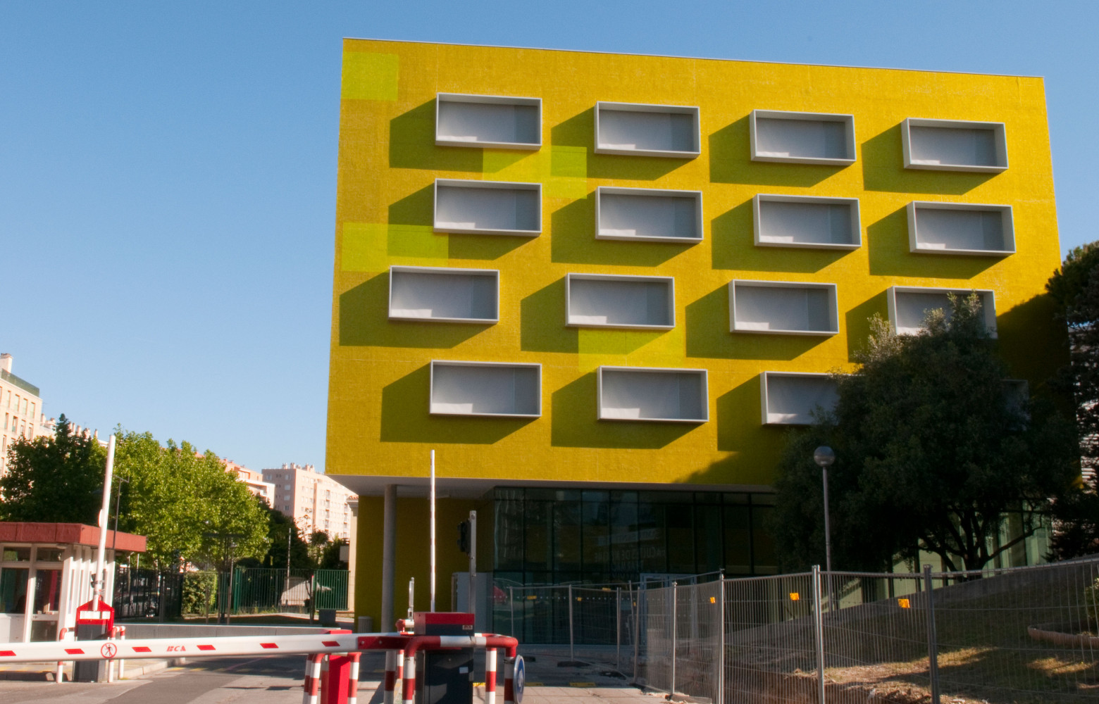 Le futur pôle d’enseignement mutualisé, dit le "Pavillon Jaune" en 2015, à l’entrée du campus de la...