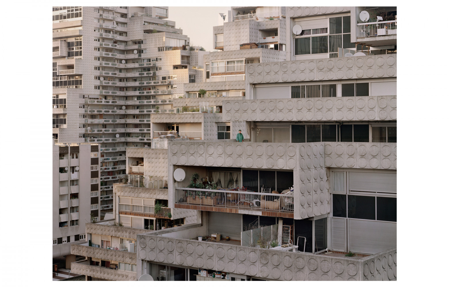 "José, 89, Les Damiers, Courbevoie" (2012), architectes Jacques Binoux et Michel Folliasson, avec Abro et Henri Kandjian,...