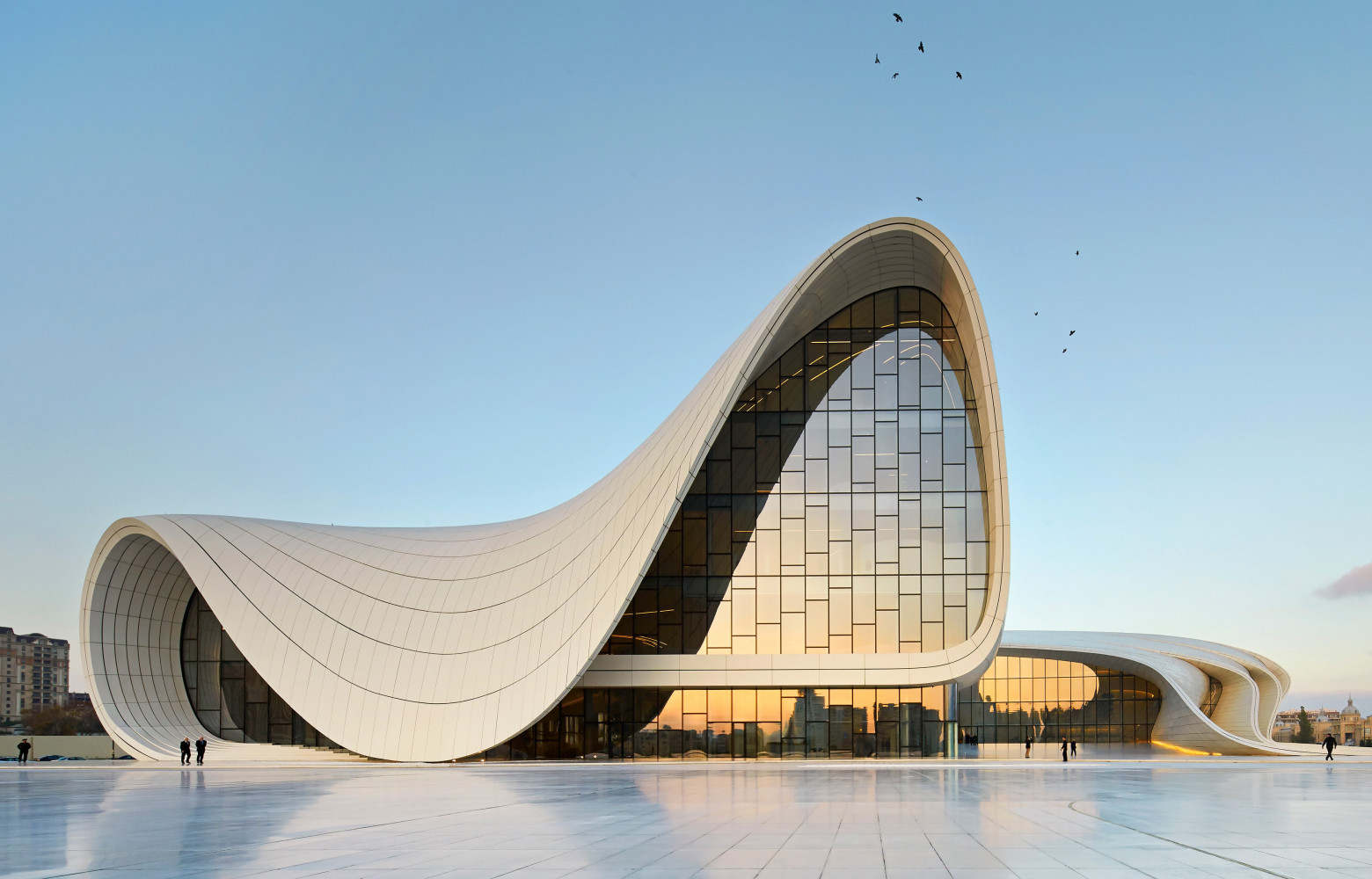 Tout au long de sa carrière, Zaha Hadid s’est attachée à repousser les limites de la géométrie...