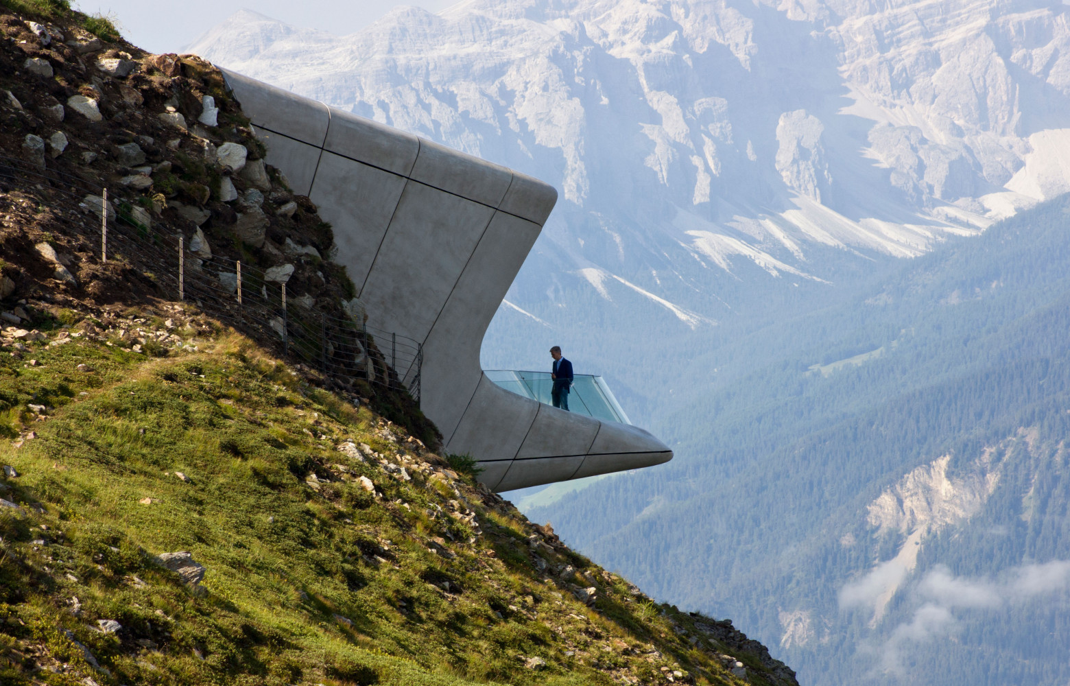 Parmi les tout derniers projets livrés par Zaha Hadid, le musée de la Montagne Messner fait figure...
