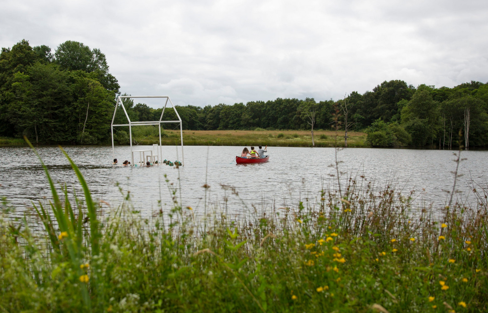 La structure vogue vers sa destination finale.