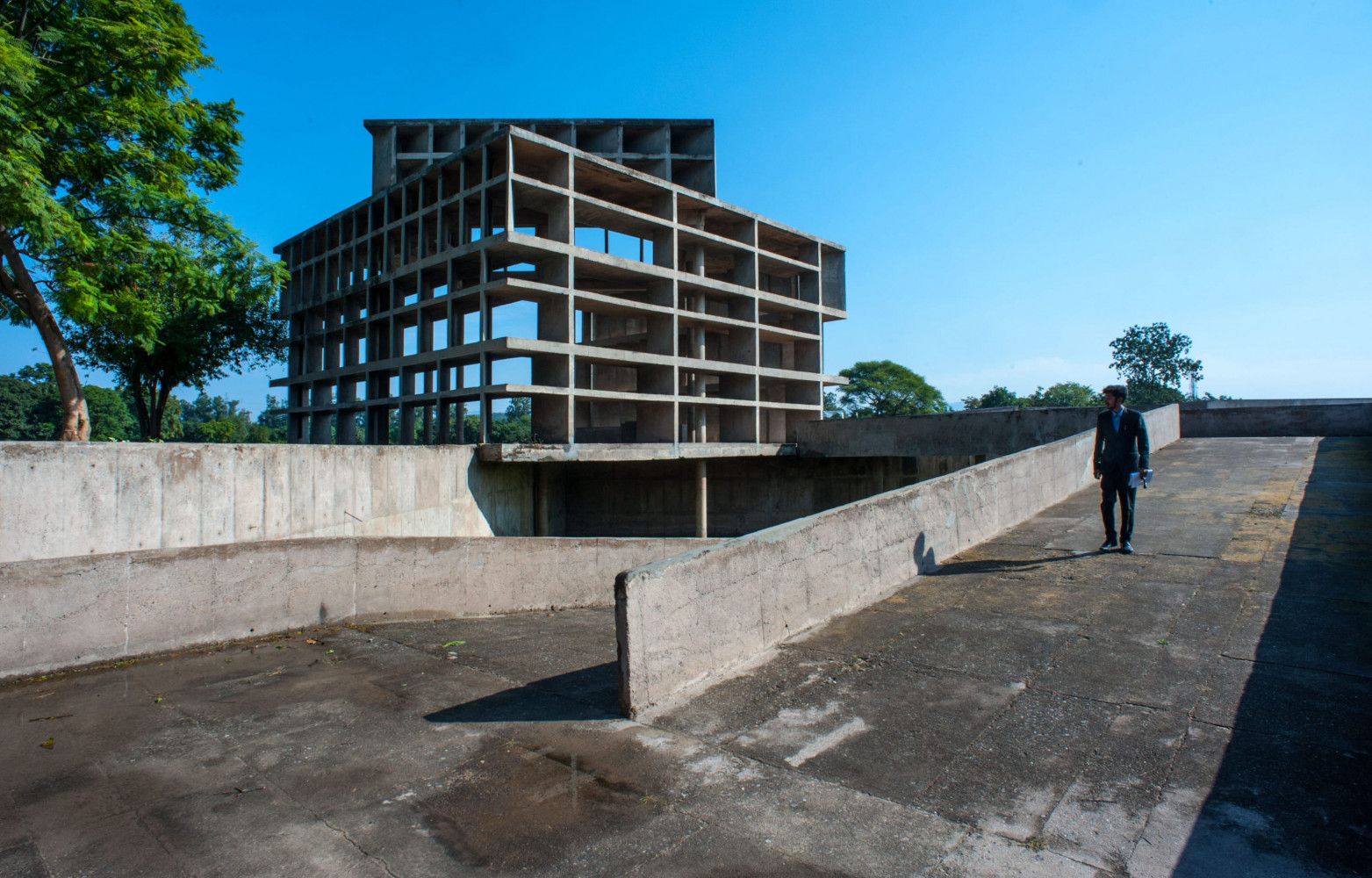 Le Complexe du Capitole signé Le Corbusier et Pierre Jeanneret à Chandigarh (Inde).