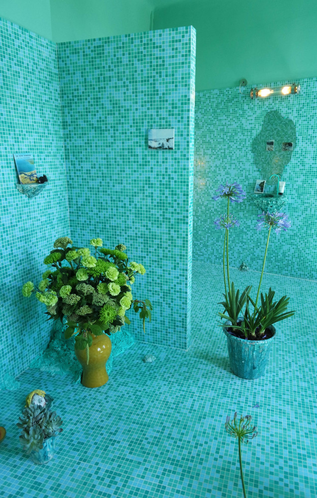 Corniches en céramique, carrelage bleu des mers du sud… La Petite Polynésie a reçu le prix du...
