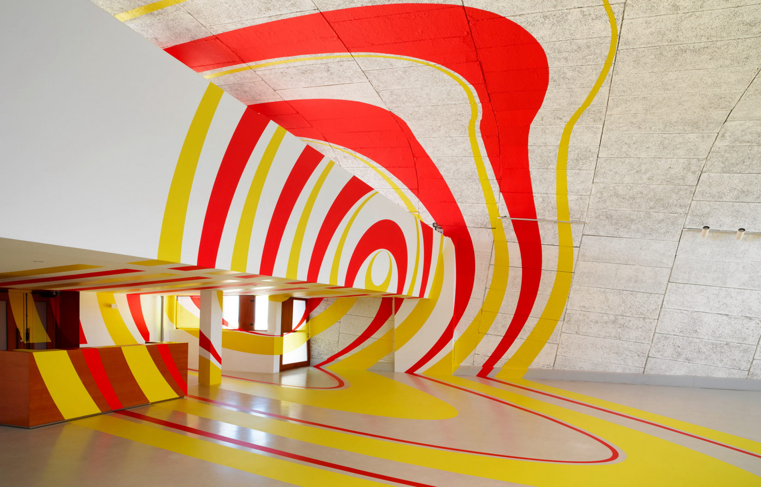 Quand on pénètre dans le bâtiment du Mamo, on est d'abord surpris par ces lignes étirées…