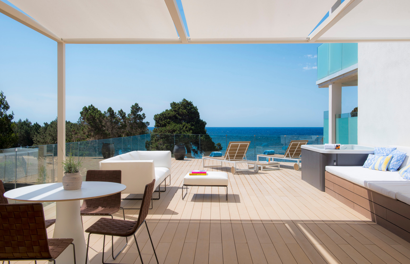 La terrasse privée d'une suite. Avec bain à remous, bien sûr !