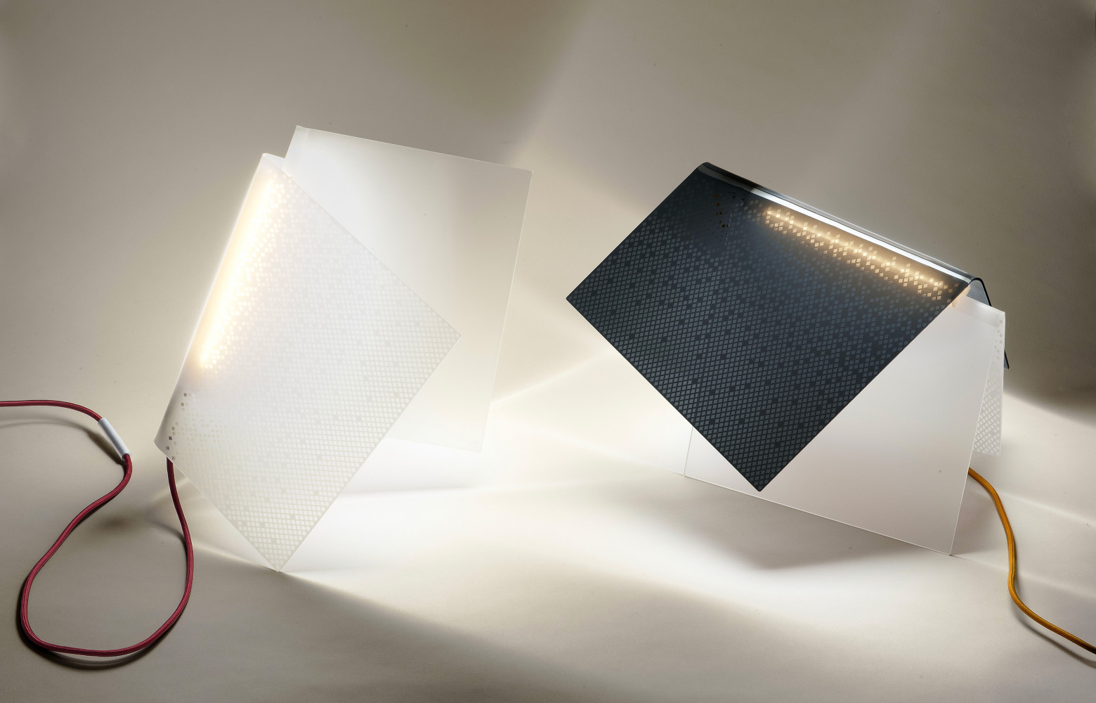 Léa Gasparini a dessiné cette lampe au nom mythologique comme un objet d’intérieur. Réalisée à partir de...