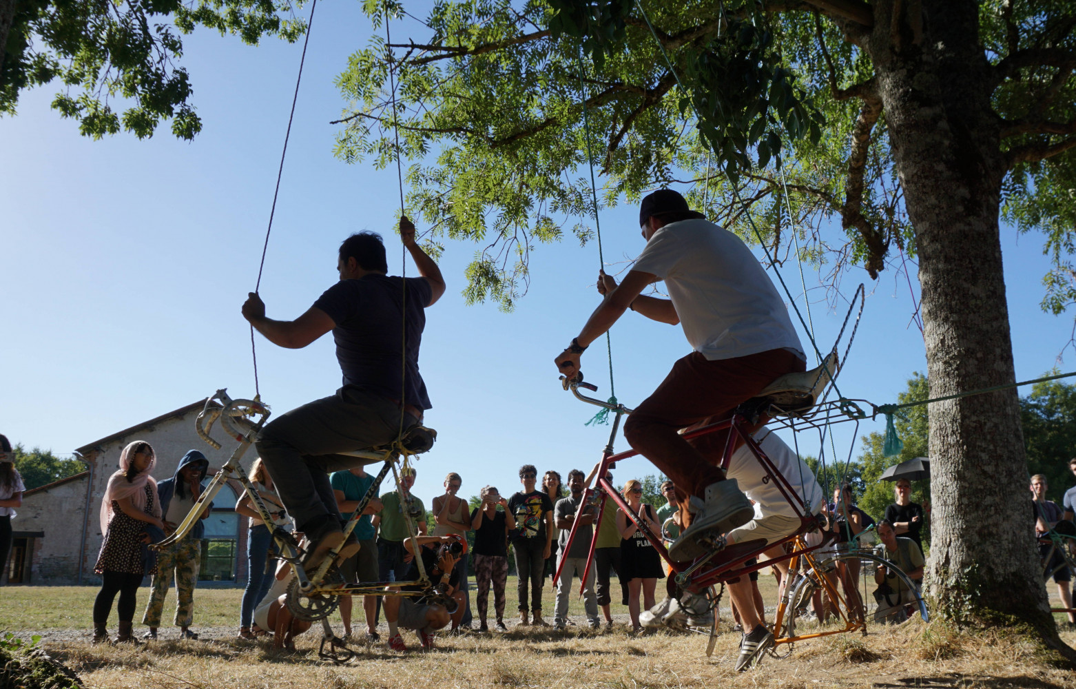 Avec Numen/For Use, l'humour est toujours au centre des débats.