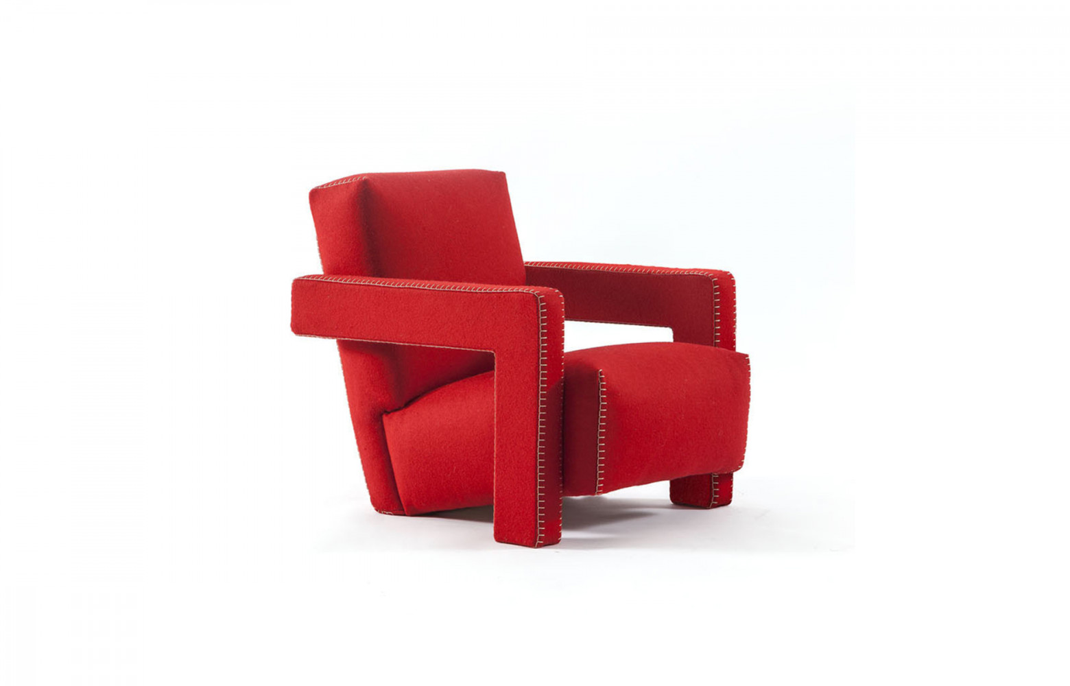 Fauteuil Baby Utrecht, design Gerrit Thomas Rietveld, à partir de 1 050 € (Cassina).