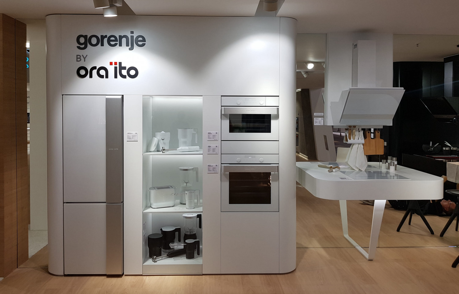 Gorenje présente une cuisine conçue par Ora Ito dans son style organico-futuriste.