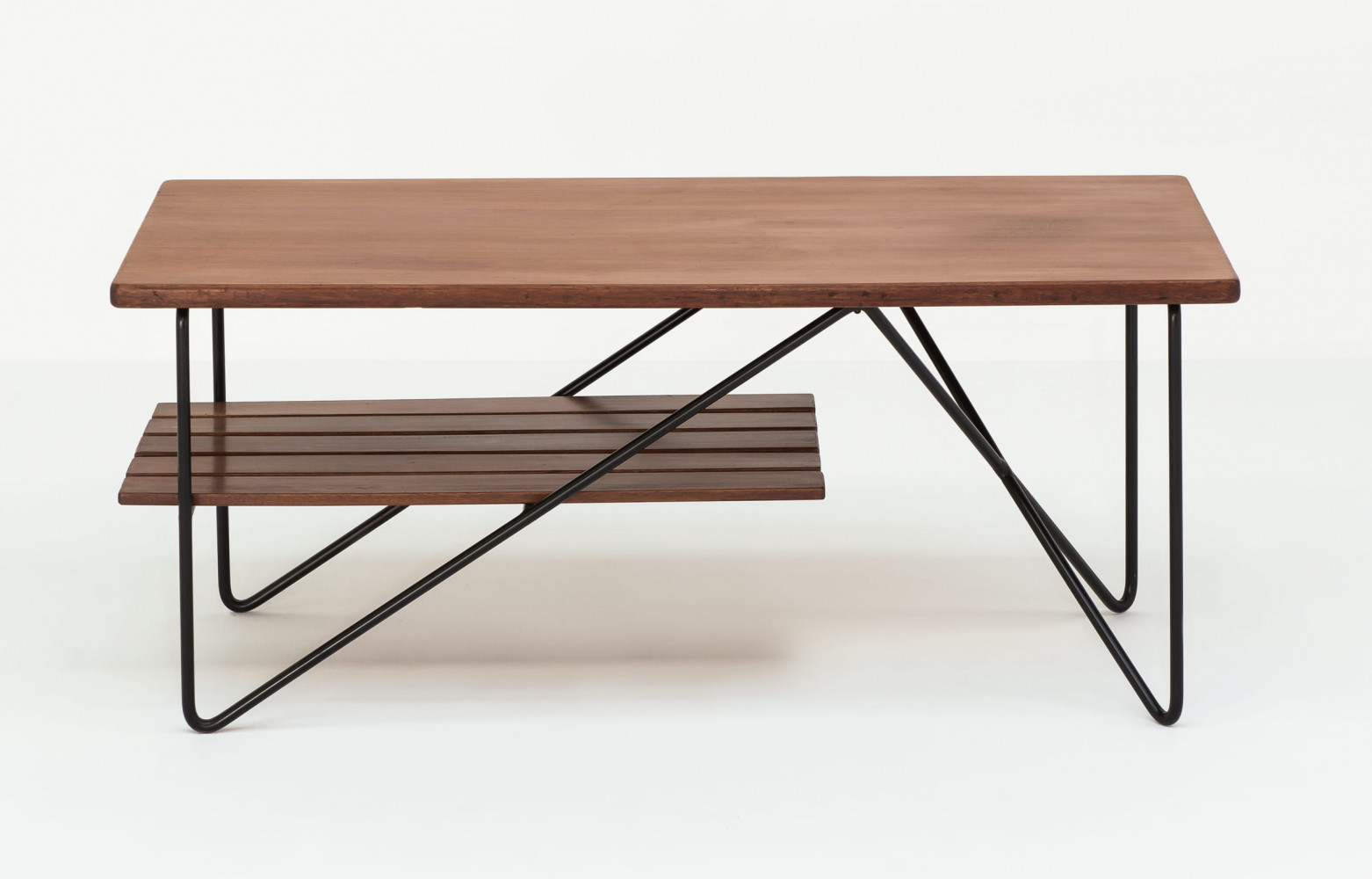 Table basse en acajou de René-Jean Caillette (1954).