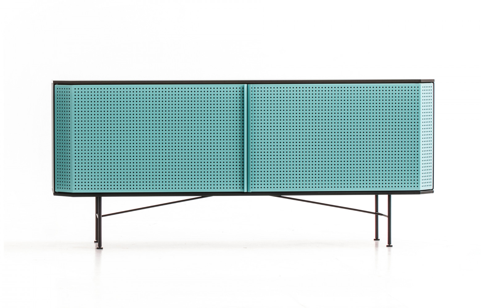 Buffet « Perf » en acier verni. Design Diesel Creative Team. Diesel with Moroso.