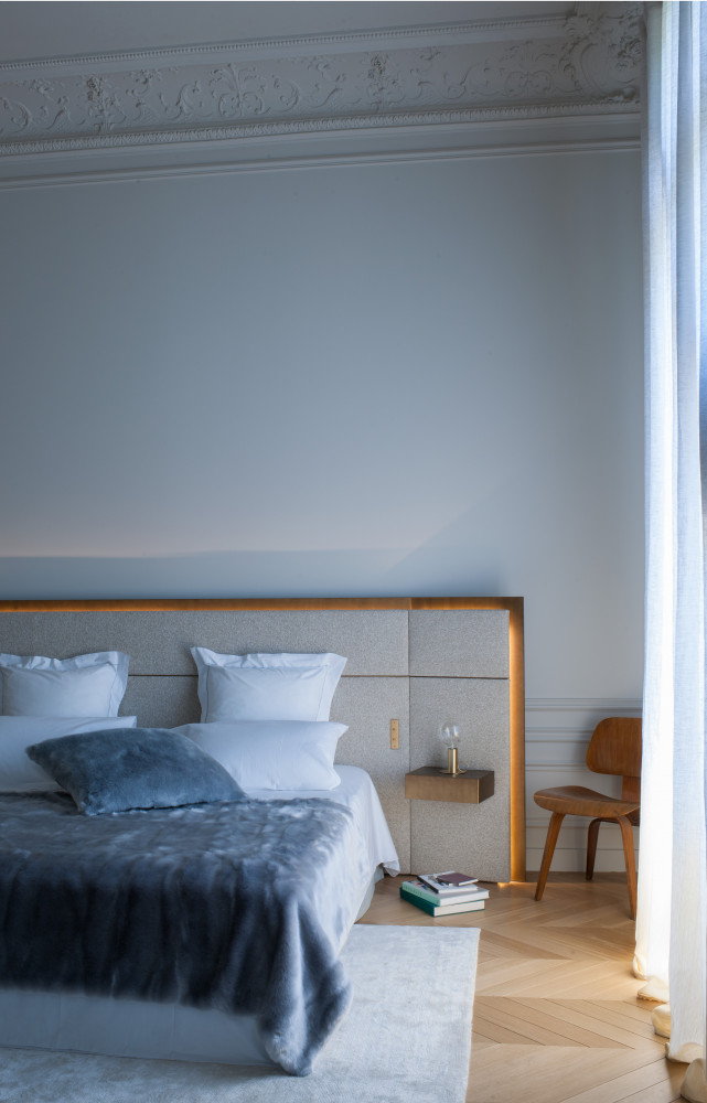 La tête de lit et les chevets de la suite parentale ont eux aussi été conçus par...