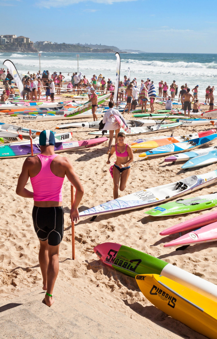 Compétition entre clubs de surf sur la très belle Manly Beach.
