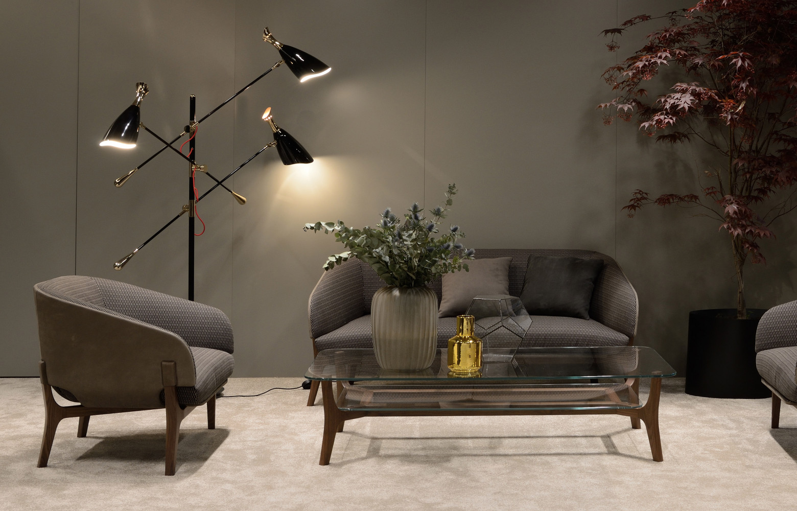La collection « Savile Row » se décline en fauteuil et canapé, design Alessandro Dubini, 2 746...