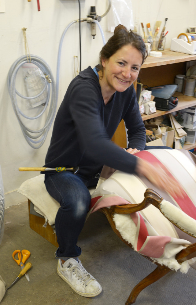 Stéphanie est la responsable de l’atelier de tapisserie qui a vu le jour il y a trois...