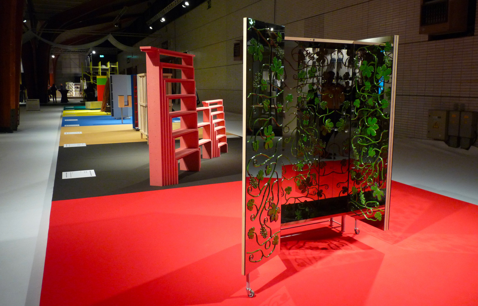 Parmi les nombreuses expositions rythmant les allées et venues, « Générations » égrenait plusieurs décennies de créations. Avec...