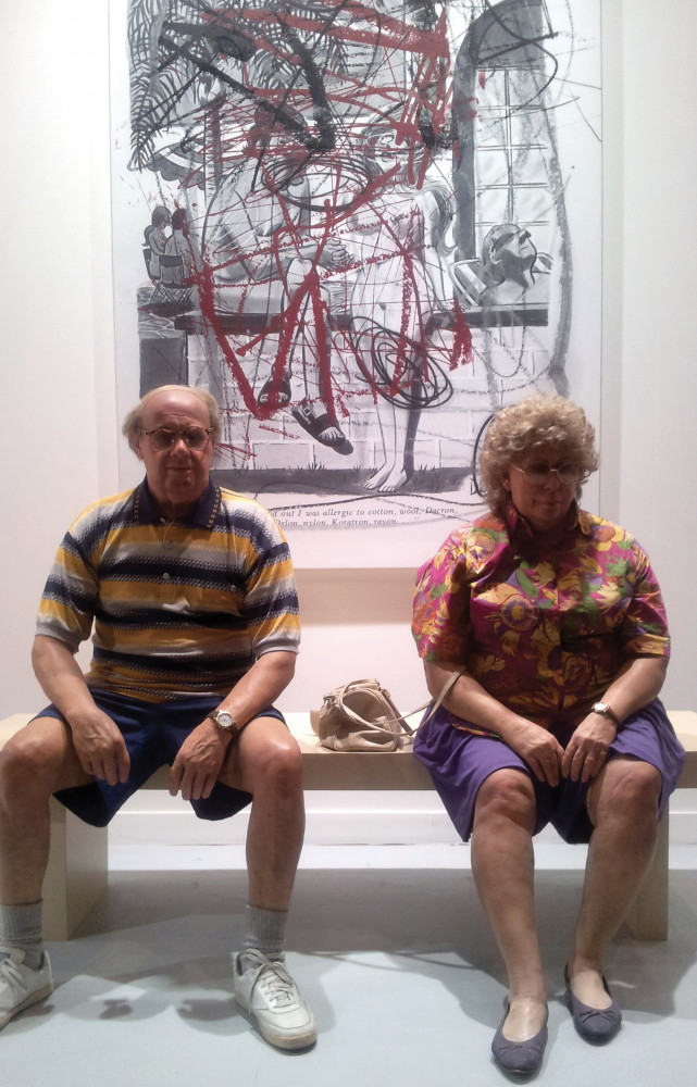 Old couple on a bench de Duane Hanson (1925-1996), œuvre de 1994, galerie Gagosian Paris. Véritables stars...