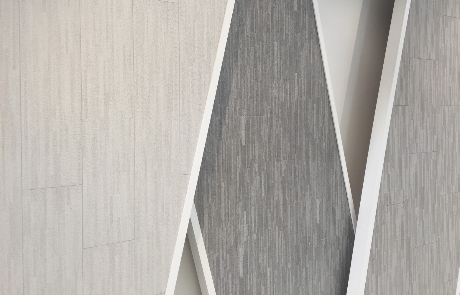 Roca Tweed, céramique à effet tissu disponible en divers coloris.
