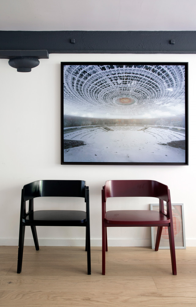 Chez Vincent Eschalier, les créations sont à l’honneur. Fauteuils « Henri » dessinés par Vincent Eschalier et...