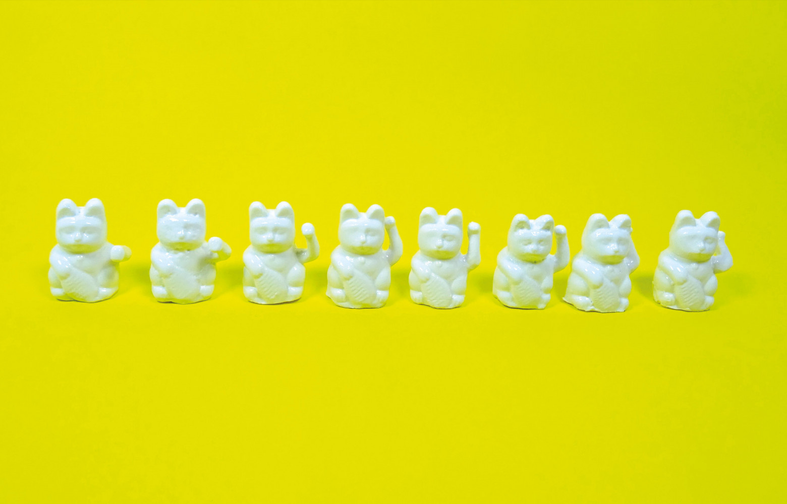 La tradition du lucky cat (ou maneki nekko) est d’origine japonaise, mais elle a été adoptée comme...