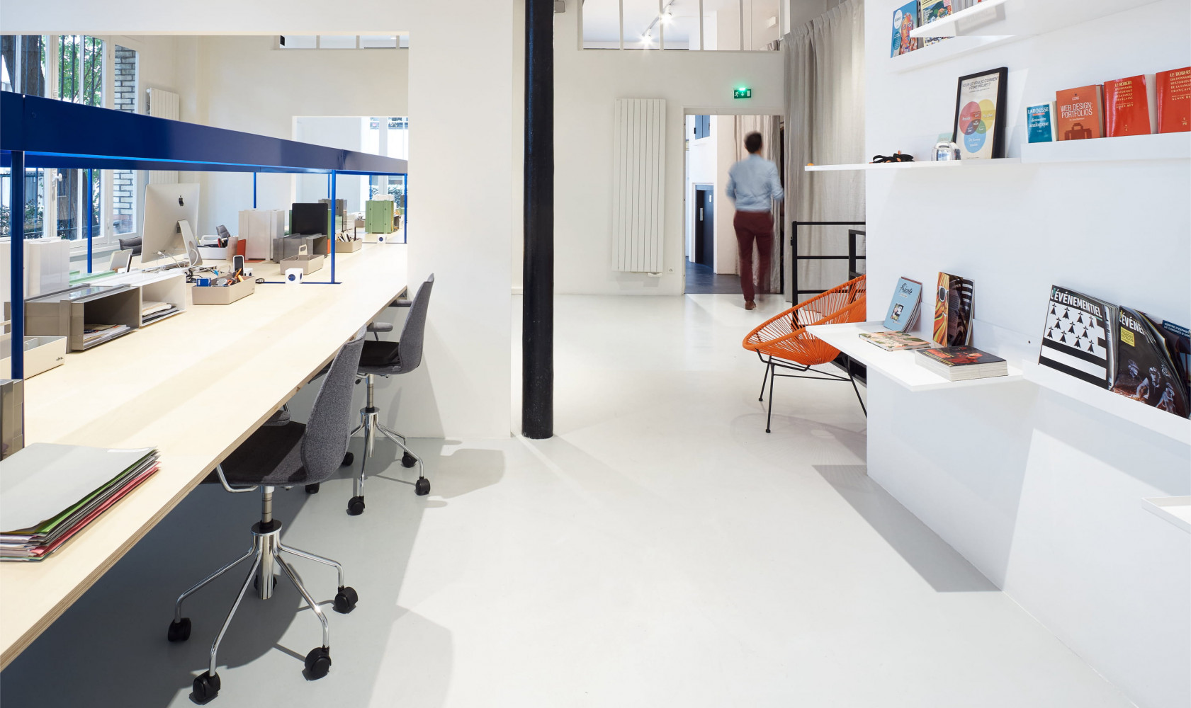 Les travaux devant être courts, CUT a évité de toucher à la structure du bâtiment et a...