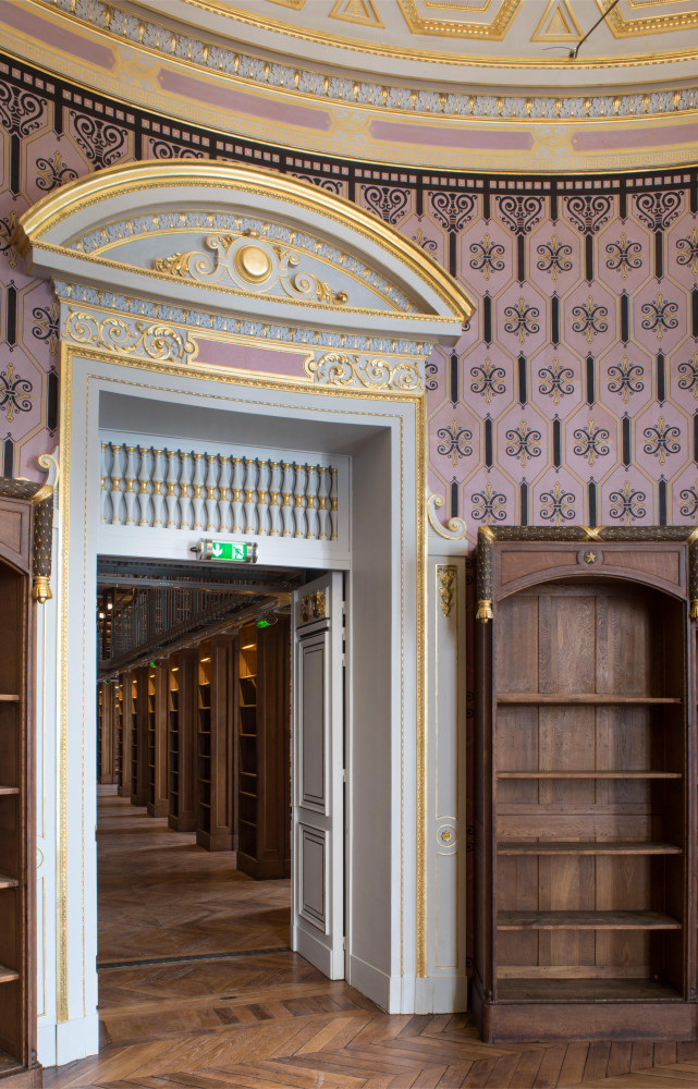 La bibliothèque de l’ENC (Ecole Nationale des Chartes).