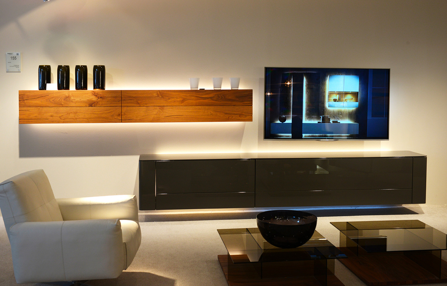 Un showroom permet d'admirer les produits finis.