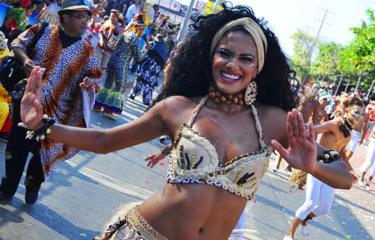 Le carnaval de Barranquilla se termine par une bataille de fleurs et de danses endiablées.
