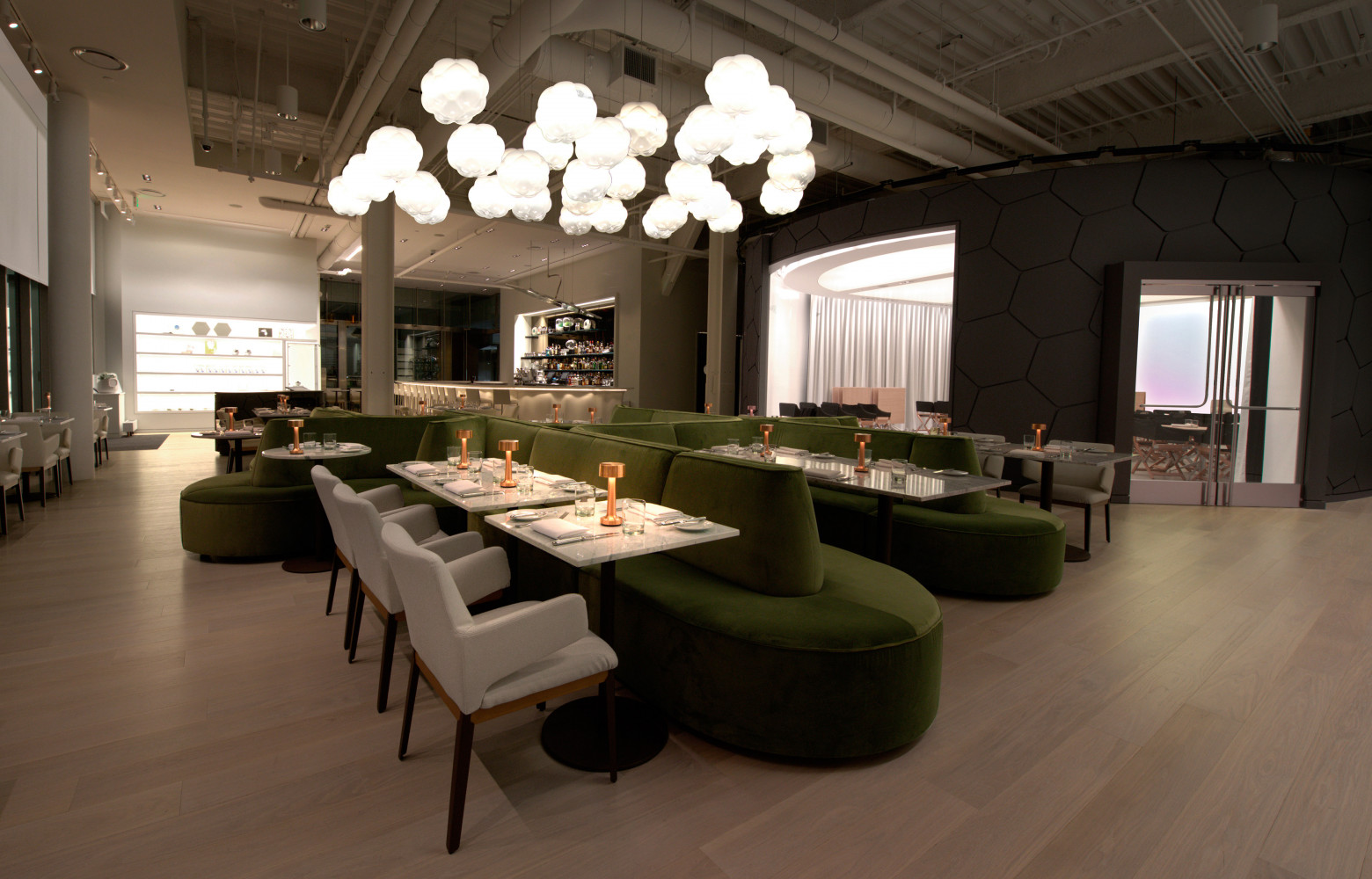 Le café Artscience à Boston, situé entre les universités de Harvard et le MIT, permet à plusieurs...