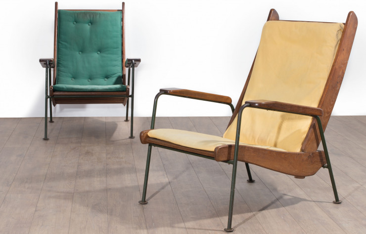 Paire de fauteuils dits « Visiteur à lattes » de Jean Prouvé (1948).