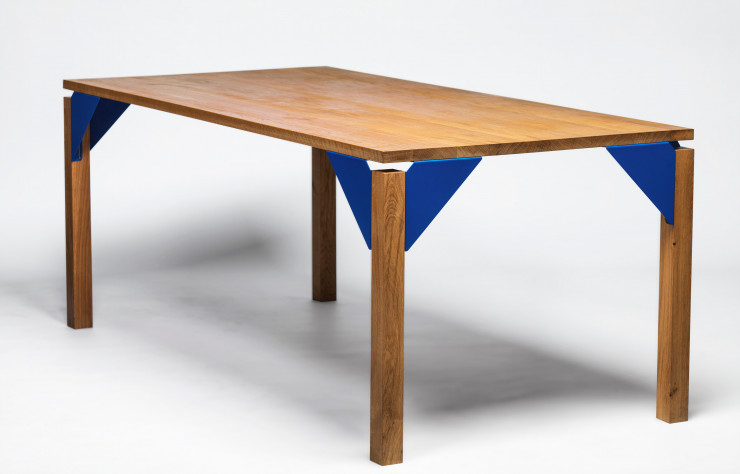 Table de la collection « Les Ensembles » réalisée par le designer Jérôme Dumetz, lauréat des Audi Talents Awards 2013.