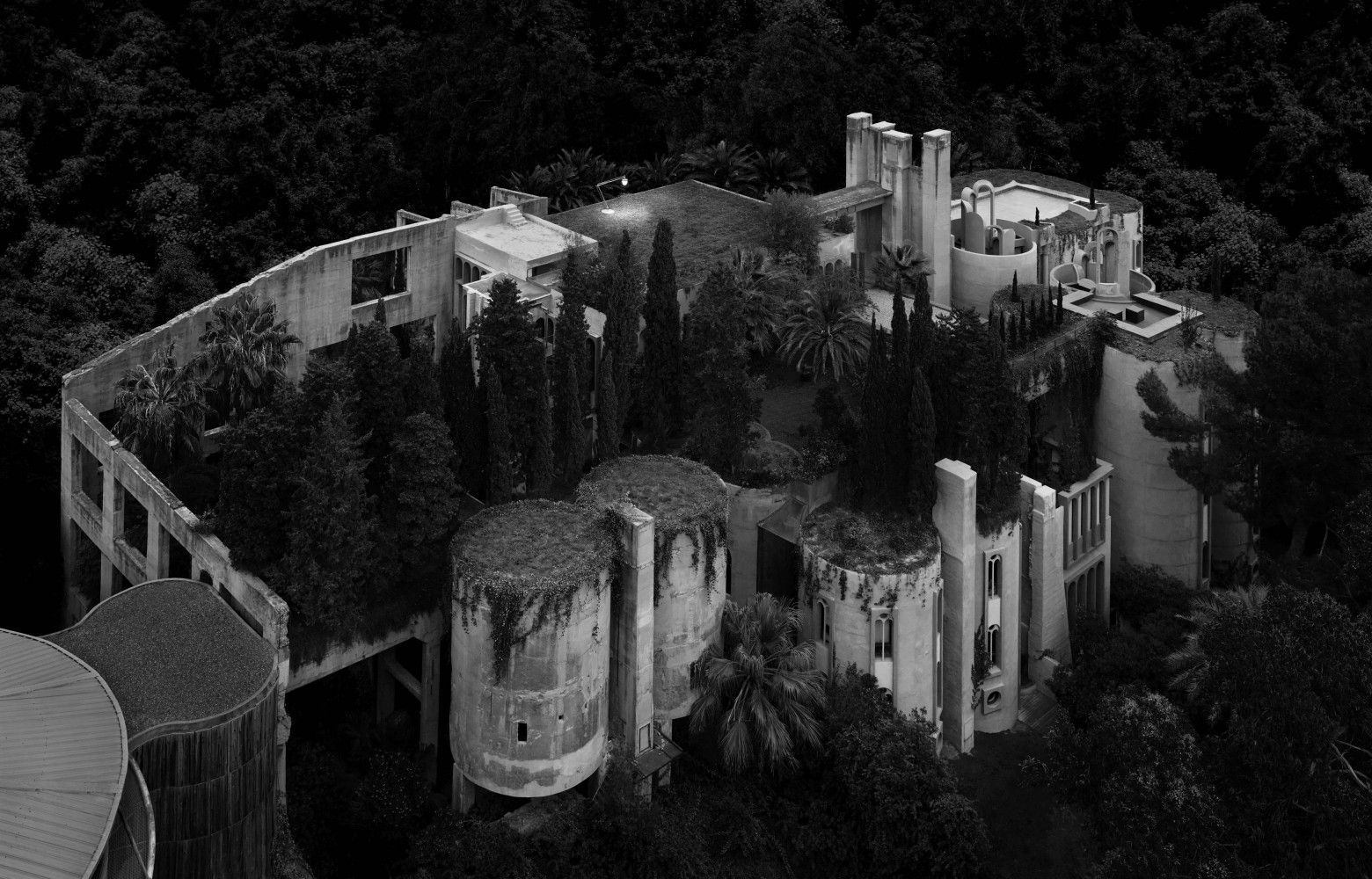 Superarchimoon de Philippe Starck « Il y a dans notre catalogue des photos de Tommaso Sartori faites...