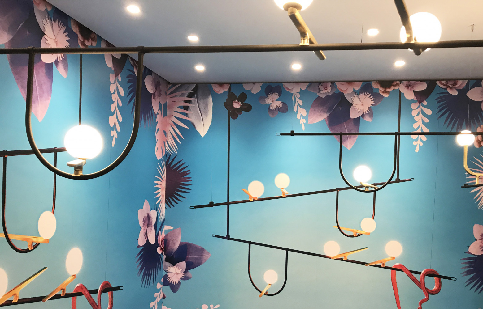 Branche ou perchoir, la suspension Yanzi de Neri & Hu (Artemide).