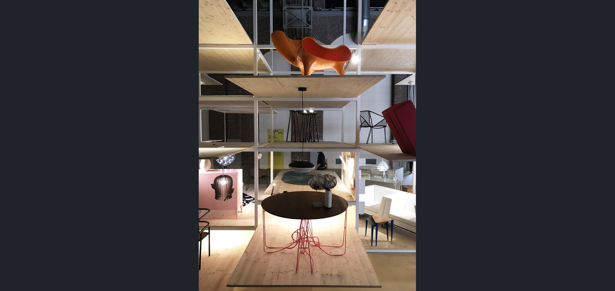 Les anciens bâtiments industriels de la Fabbrica del Vapore accueillent une exposition qui réunit des pièces de...